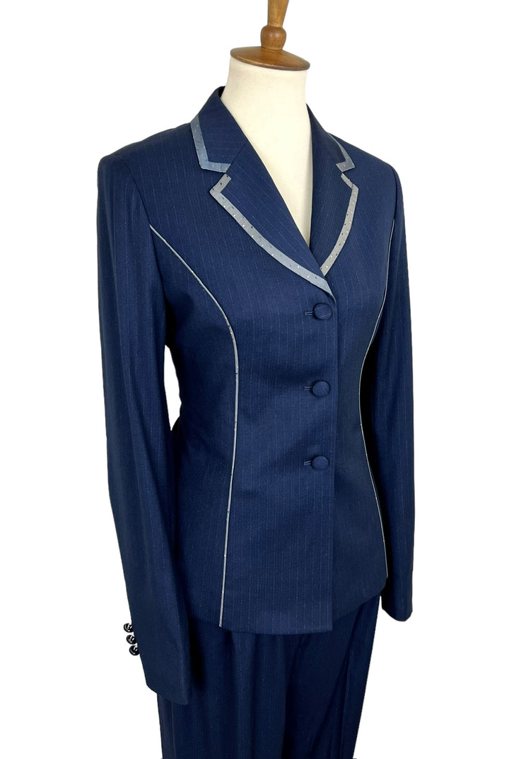 The Primrose Showmanship Suit