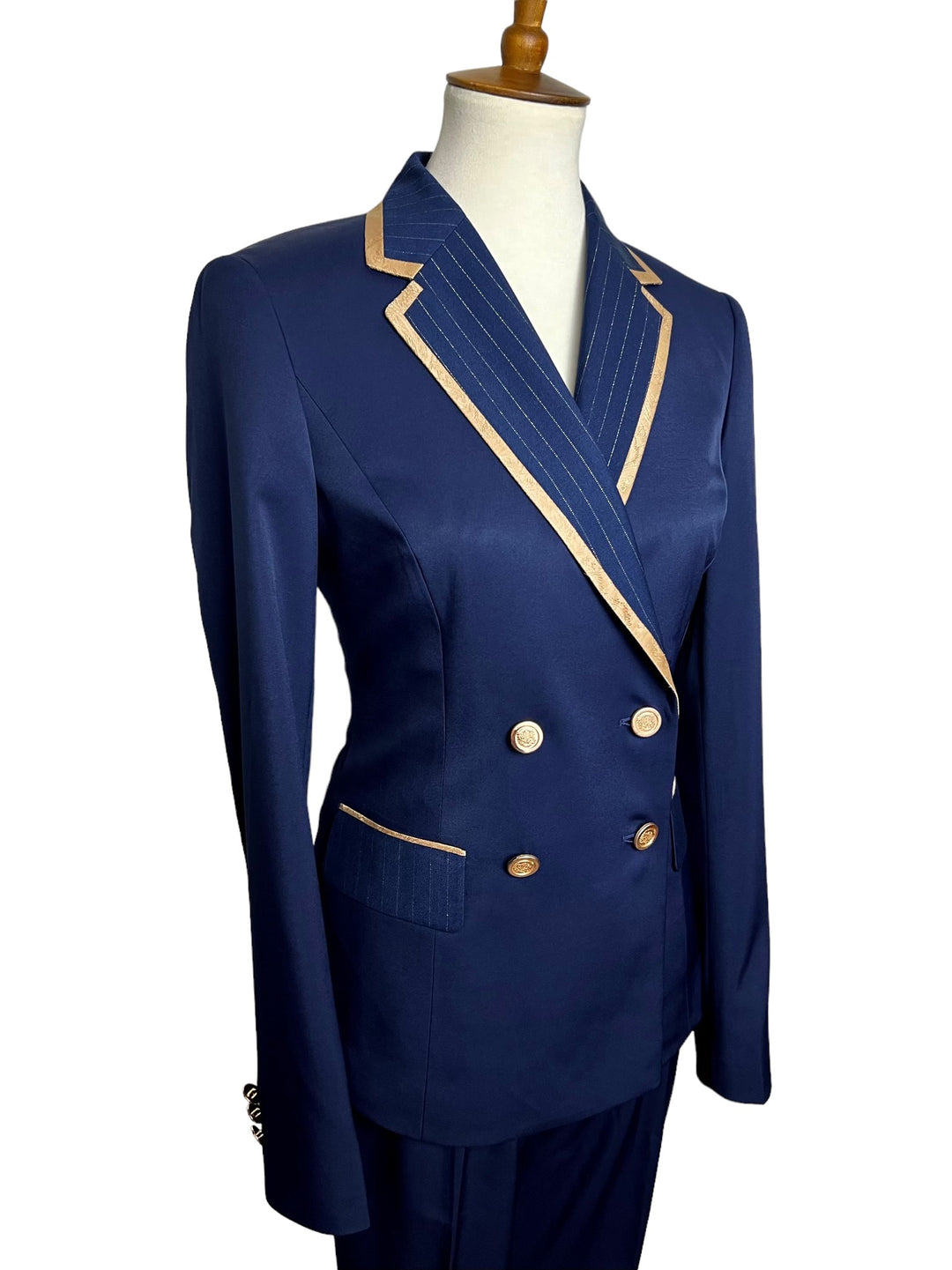 The Annie Showmanship Suit